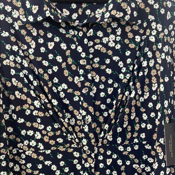 Tommy Hilfiger Blue and White Floral Notched Collar Blouse with Cuffed Sleeves - Picture 4 of 7